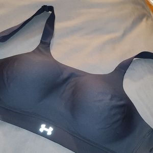 34DD Under Armour sports bra